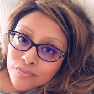 Meet your Posher, Mercedes